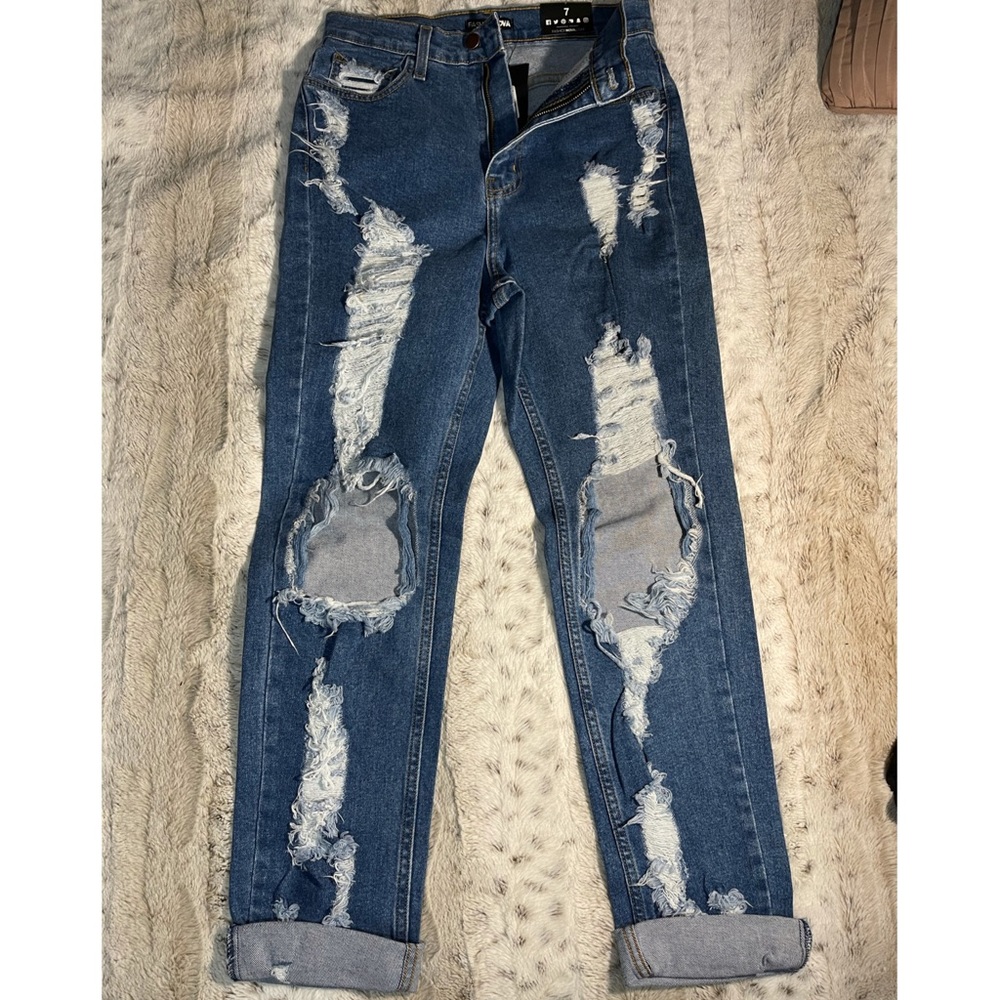 Fashion Nova - Size 7 High Waisted Jeans